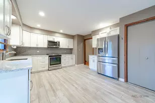 1104 Monroe St, Wauconda, IL 60084 - Photo 12