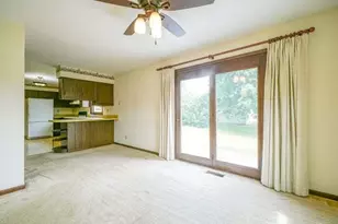 943 N Crest Ct, Byron, IL 61010 - Photo 6