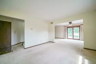 943 N Crest Ct, Byron, IL 61010 - Photo 4