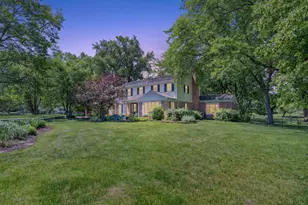 38 Forest Hills Rd, Lake Bluff, IL 60044 - Photo 1