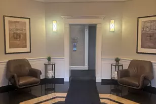 33 W Delaware Pl, Chicago, IL 60610 - Photo 2