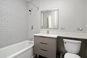 421 W Melrose St, Chicago, IL 60657 - Photo 18