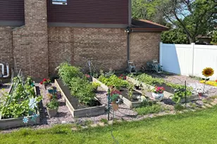 805 Sutton Dr, Northbrook, IL 60062 - Photo 32