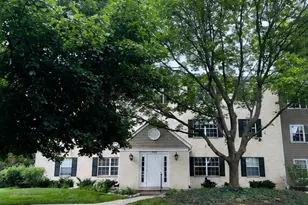 142 E Winchester Rd, Libertyville, IL 60048 - Photo 1