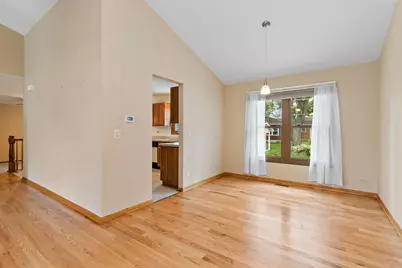 422 Old Country Way, Wauconda, IL 60084 - Photo 4