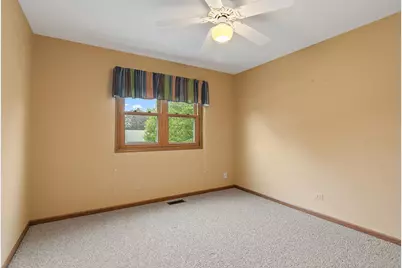 422 Old Country Way, Wauconda, IL 60084 - Photo 18