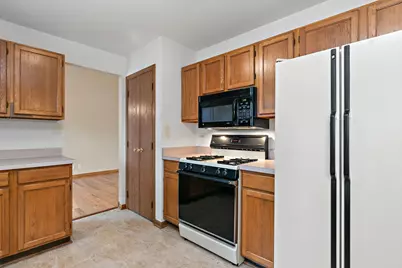 422 Old Country Way, Wauconda, IL 60084 - Photo 8