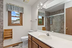 422 Old Country Way, Wauconda, IL 60084 - Photo 20
