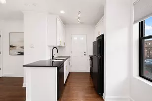 743 W Cornelia Ave, Chicago, IL 60657 - Photo 6