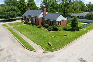 825 W Warmouth St, Salem, IL 62881 - Photo 4