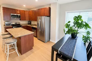 1330 W Roscoe St, Chicago, IL 60657 - Photo 4