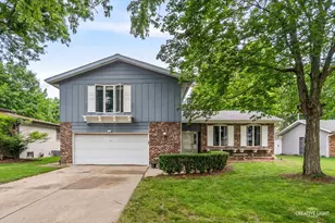 112 Hickory St, Oswego, IL 60543 - Photo 2
