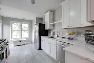1254 Streamwood Ln, Vernon Hills, IL 60061 - Photo 12
