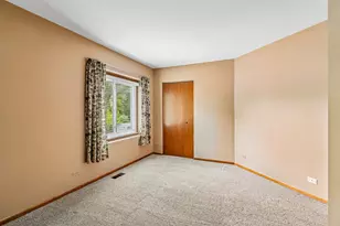 1079 Braeburn Rd, Mundelein, IL 60060 - Photo 18