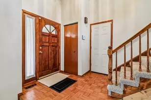 1079 Braeburn Rd, Mundelein, IL 60060 - Photo 2