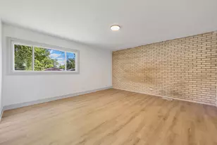10205 S Yale Ave, Chicago, IL 60628 - Photo 10