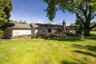 6N192 Weber Dr, Saint Charles, IL 60174 - Photo 1