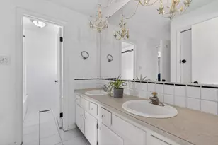 1079 Foxboro Ln, Schaumburg, IL 60193 - Photo 14