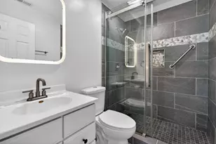 1079 Foxboro Ln, Schaumburg, IL 60193 - Photo 10