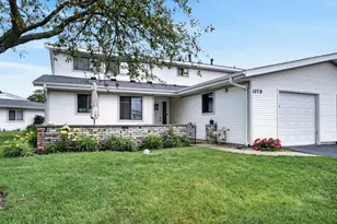 1079 Foxboro Ln, Schaumburg, IL 60193 - Photo 1