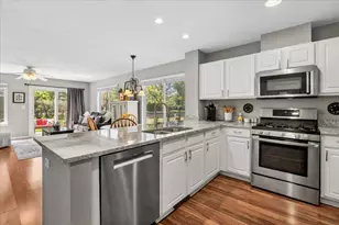 756 S Aldridge Ln, Round Lake, IL 60073 - Photo 8