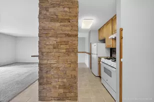 4 Oak Creek Dr, Buffalo Grove, IL 60089 - Photo 10