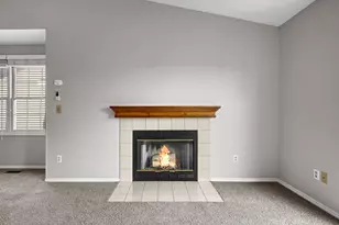 6 Parkshores Dr, Bloomington, IL 61701 - Photo 8