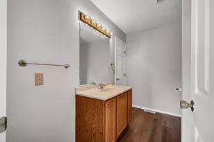 6 Parkshores Dr, Bloomington, IL 61701 - Photo 14