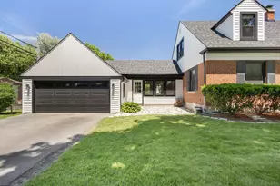 4 W Monroe St, Villa Park, IL 60181 - Photo 4