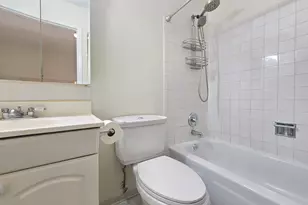 726 E Old Willow Rd, Prospect Heights, IL 60070 - Photo 16