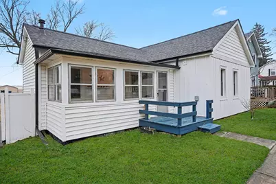 205 E Taylor Street, Grant Park, IL 60940 - Photo 2