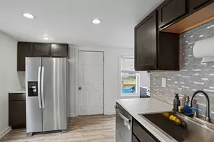 205 E Taylor St, Grant Park, IL 60940 - Photo 8