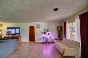544 E Mulberry St, Watseka, IL 60970 - Photo 6