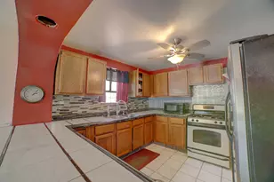 544 E Mulberry St, Watseka, IL 60970 - Photo 8