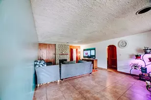 544 E Mulberry St, Watseka, IL 60970 - Photo 4