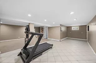 9819 S Millard Ave, Evergreen Park, IL 60805 - Photo 20