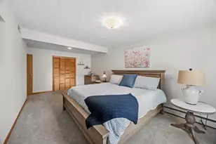 9819 S Millard Ave, Evergreen Park, IL 60805 - Photo 14