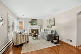 9819 S Millard Ave, Evergreen Park, IL 60805 - Photo 4