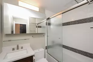 211 E Ohio St, Chicago, IL 60611 - Photo 10