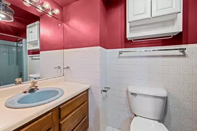 2238 Elmira Avenue, Des Plaines, IL 60018 - Photo 16