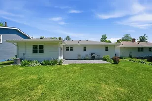 34456 W Lake Shore Dr, Round Lake, IL 60073 - Photo 24