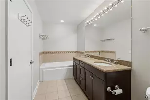 1235 S Prairie Ave, Chicago, IL 60605 - Photo 16
