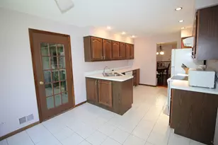 7762 W Arquilla Dr, Palos Heights, IL 60463 - Photo 8