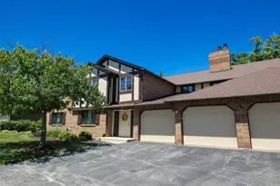 7762 W Arquilla Dr, Palos Heights, IL 60463 - Photo 2