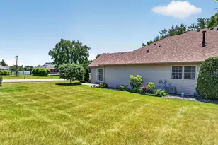 68 Oregon Trail, Coal City, IL 60416 - Photo 38