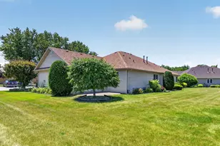 68 Oregon Trail, Coal City, IL 60416 - Photo 36