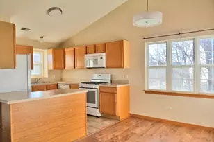 2527 Sheehan Dr, Naperville, IL 60564 - Photo 2