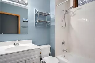 1649 W Ontario St, Chicago, IL 60622 - Photo 26