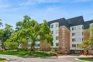 150 Lake Blvd, Buffalo Grove, IL 60089 - Photo 1