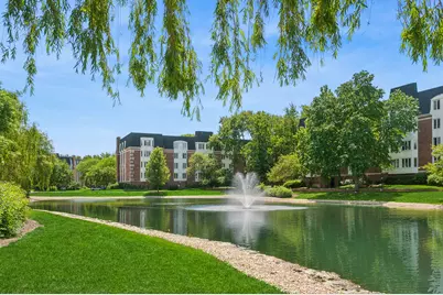 150 Lake Boulevard #112, Buffalo Grove, IL 60089 - Photo 2